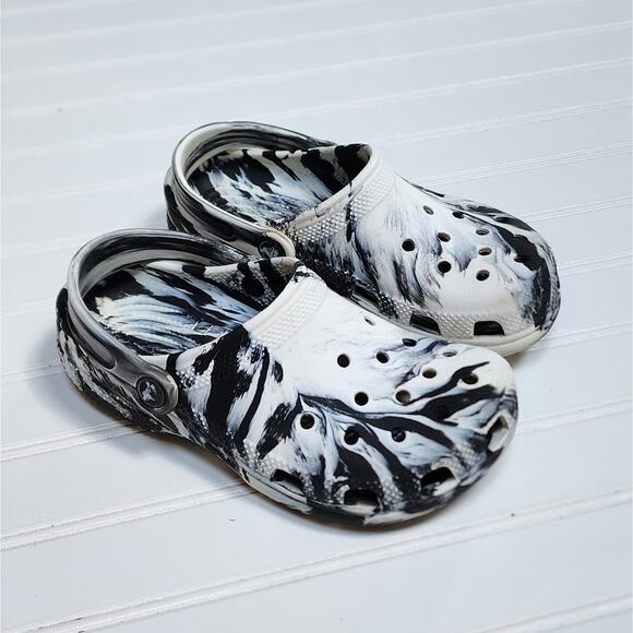 Crocs Classic Marbled Kids Clogs/Sandals - Picture 1 of 10